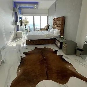 تحقق من التوفر